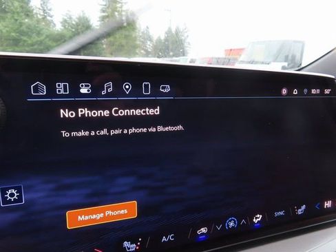 Used 2025 Chevrolet Traverse LT w/ Sun and Wheel Package image 25