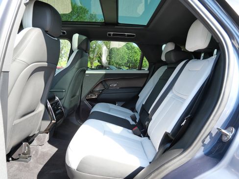 Used 2024 Land Rover Range Rover Sport Dynamic SE AWD/4WD image 15