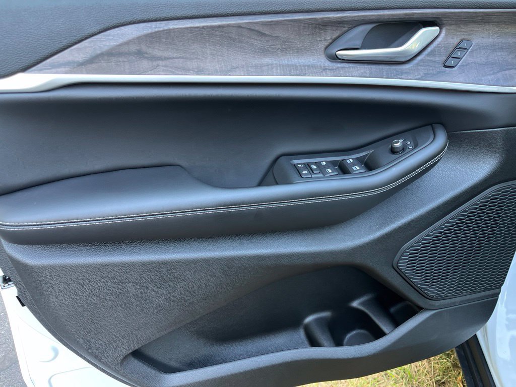 New 2026 Jeep Grand Cherokee Limited AWD/4WD image 21