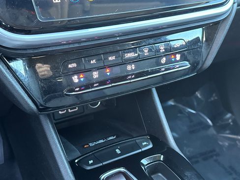 Used 2023 Chevrolet Bolt EUV LT w/ Convenience Package image 28