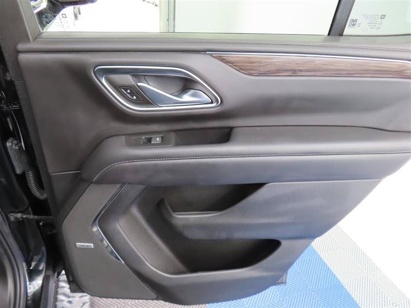 Used 2022 Chevrolet Tahoe Z71 w/ Luxury Package AWD/4WD image 36