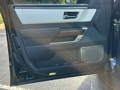 Used 2025 Toyota Sequoia Capstone image 15