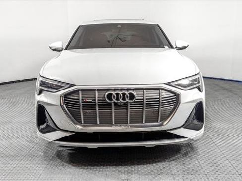 Used 2022 Audi e-tron Premium Plus w/ Premium Plus Package image 12