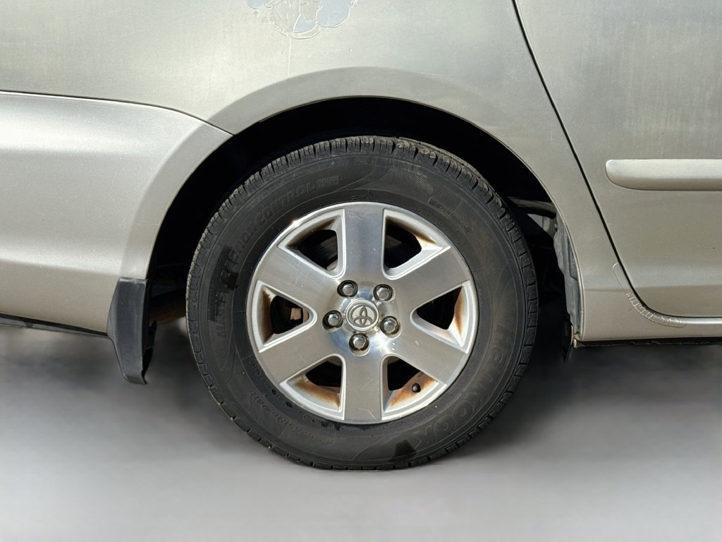 Used 2006 Toyota Sienna LE w/ LE Pkg 3 FWD image 39