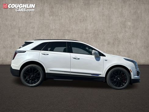 New 2025 Cadillac XT5 Sportv w/ LPO, Blue Accent Package AWD/4WD image 5