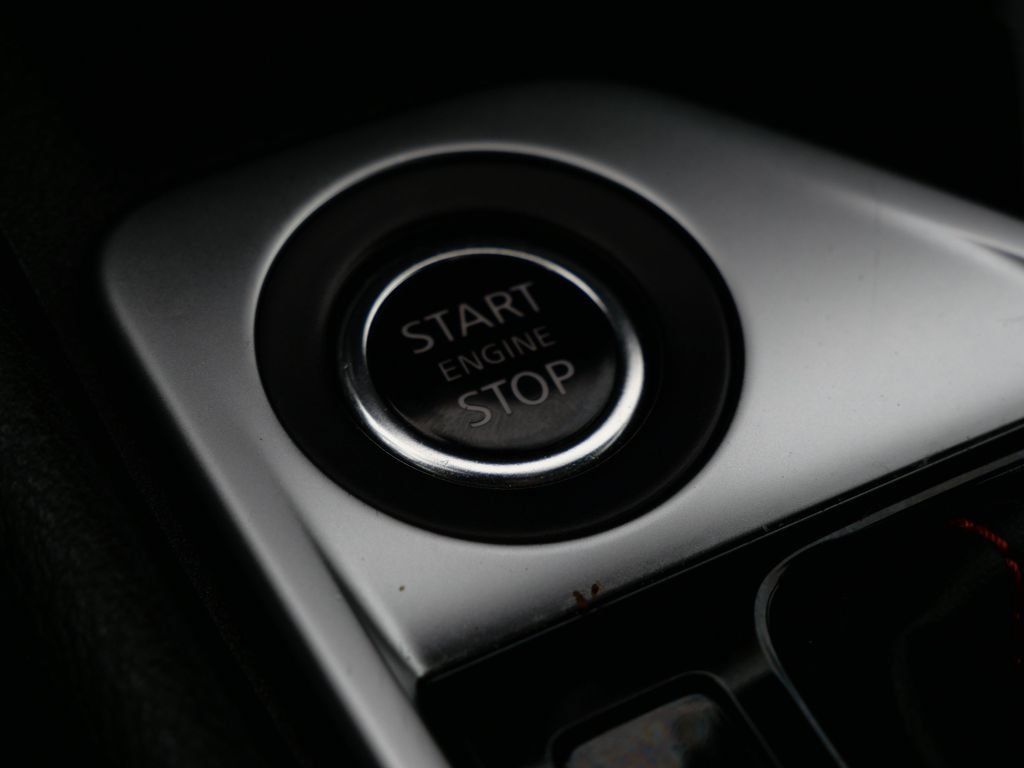 Used 2025 Nissan Sentra SR FWD image 24