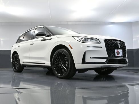 Used 2023 Lincoln Corsair Reserve w/ Jet Appearance Package image 50