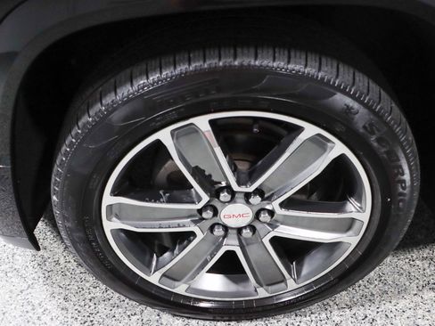 Used 2019 GMC Acadia Denali w/ Technology Package AWD/4WD image 11