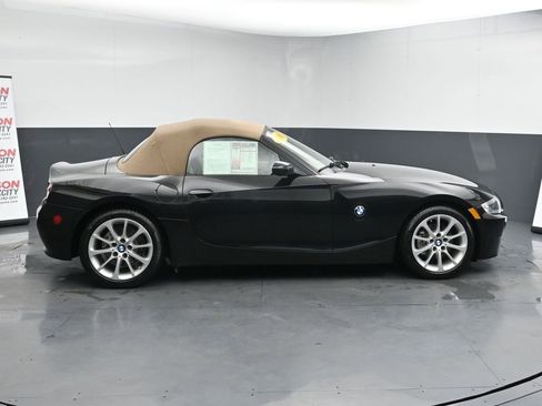 Used 2008 BMW Z4 3.0i image 9