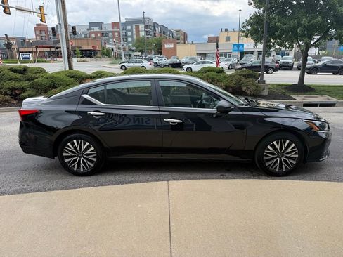 Used 2025 Nissan Altima 2.5 SV FWD image 4