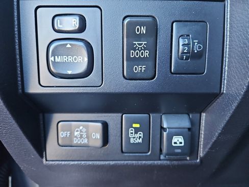 Used 2016 Toyota Tundra SR5 w/ TRD Off Road Package image 17