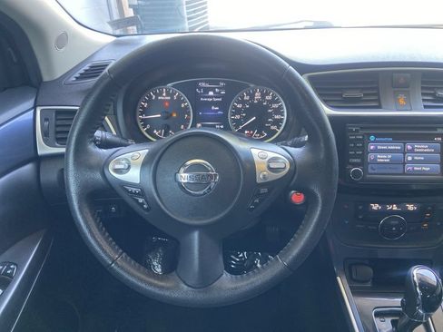 Used 2018 Nissan Sentra SR w/ Premium Package (P02) FWD image 11