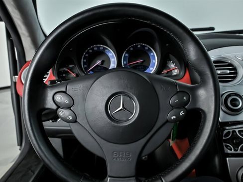 Used 2005 Mercedes-Benz SLR image 32