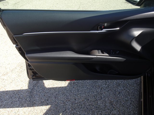 Used 2023 Toyota Camry SE w/ Convenience Package FWD image 10