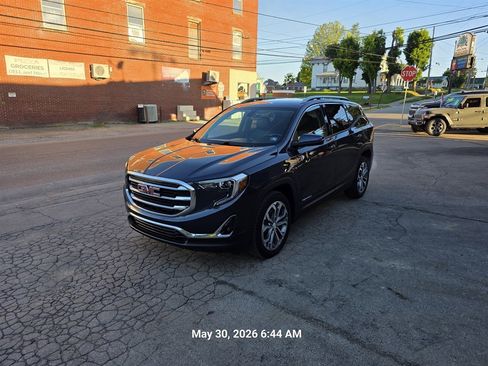 Used 2019 GMC Terrain SLT w/ Preferred Package AWD/4WD image 2