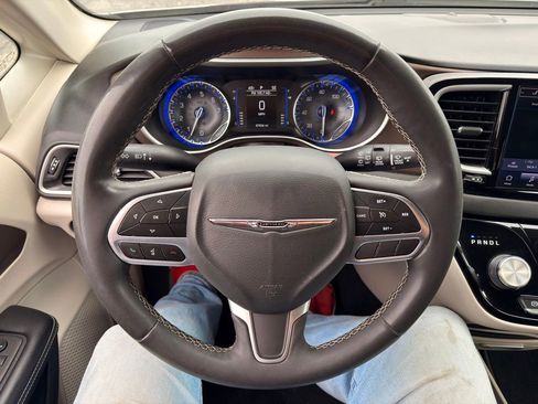 Used 2022 Chrysler Voyager LX FWD image 36