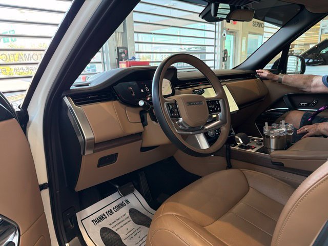Used 2023 Land Rover Range Rover Autobiography AWD/4WD image 3