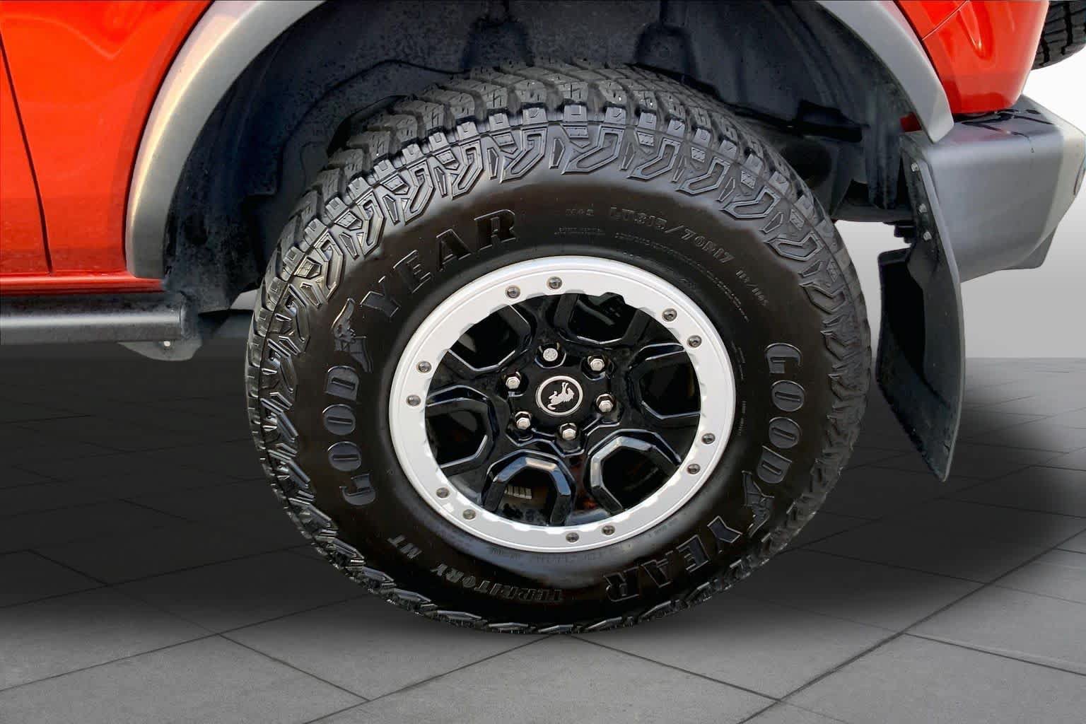 Used 2023 Ford Bronco Outer Banks w/ Sasquatch Package AWD/4WD image 10