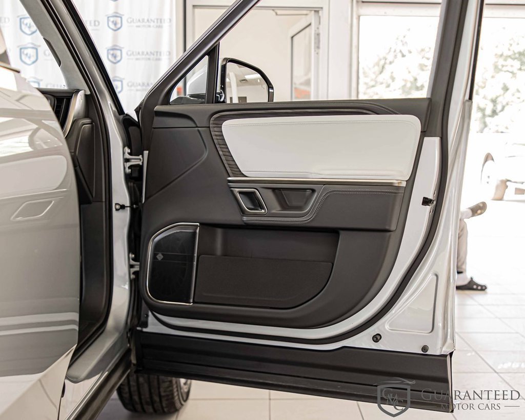 Used 2024 Rivian R1S Adventure Dual AWD/4WD image 42
