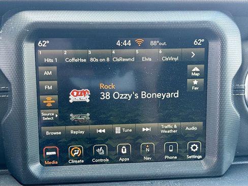 Used 2022 Jeep Wrangler Unlimited Sahara w/ Cold Weather Group AWD/4WD image 16