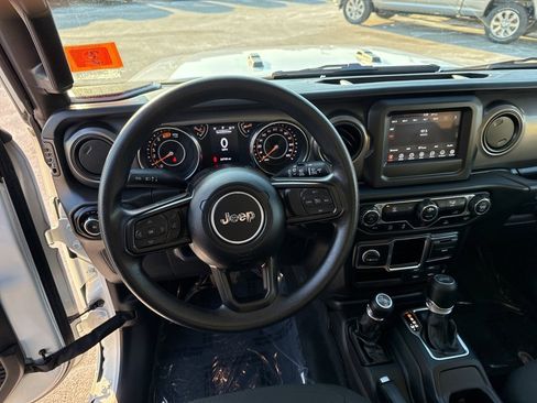 Used 2023 Jeep Wrangler Sport image 22