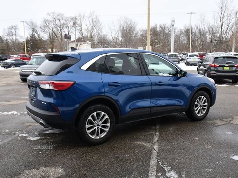 Used 2022 Ford Escape SE image 7