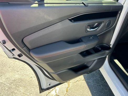 New 2025 Honda Pilot TrailSport image 12