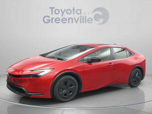 Used 2025 Toyota Prius LE FWD image 1