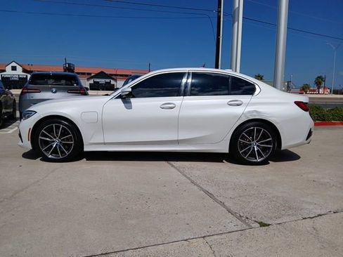 Used 2021 BMW 330e w/ Convenience Package image 6