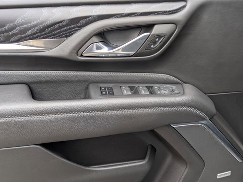 Used 2023 GMC Yukon XL Denali image 15