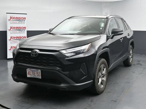 Used 2024 Toyota RAV4 XLE AWD/4WD image 4
