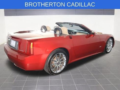 Used 2008 Cadillac XLR V RWD image 32