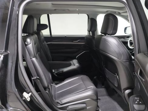 Used 2023 Jeep Grand Cherokee L Limited w/ Luxury Tech Group II AWD/4WD image 20