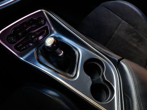 Used 2015 Dodge Challenger R/T Scat Pack w/ Scat Pack Appearance Package image 41