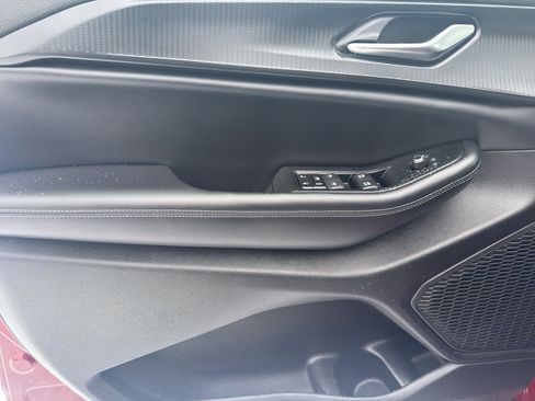 Used 2024 Jeep Grand Cherokee L Altitude image 12