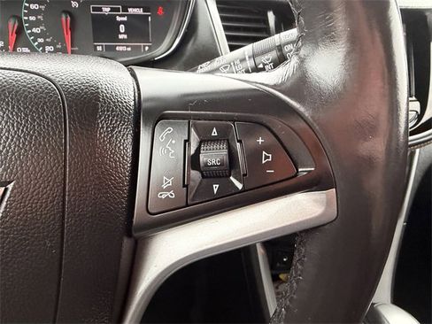 Used 2022 Chevrolet Trax LT w/ Redline Edition image 17