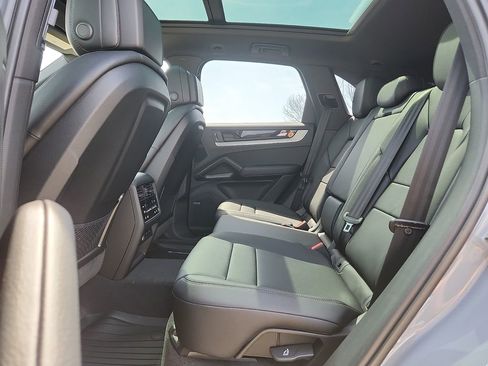 New 2026 Porsche Cayenne image 10