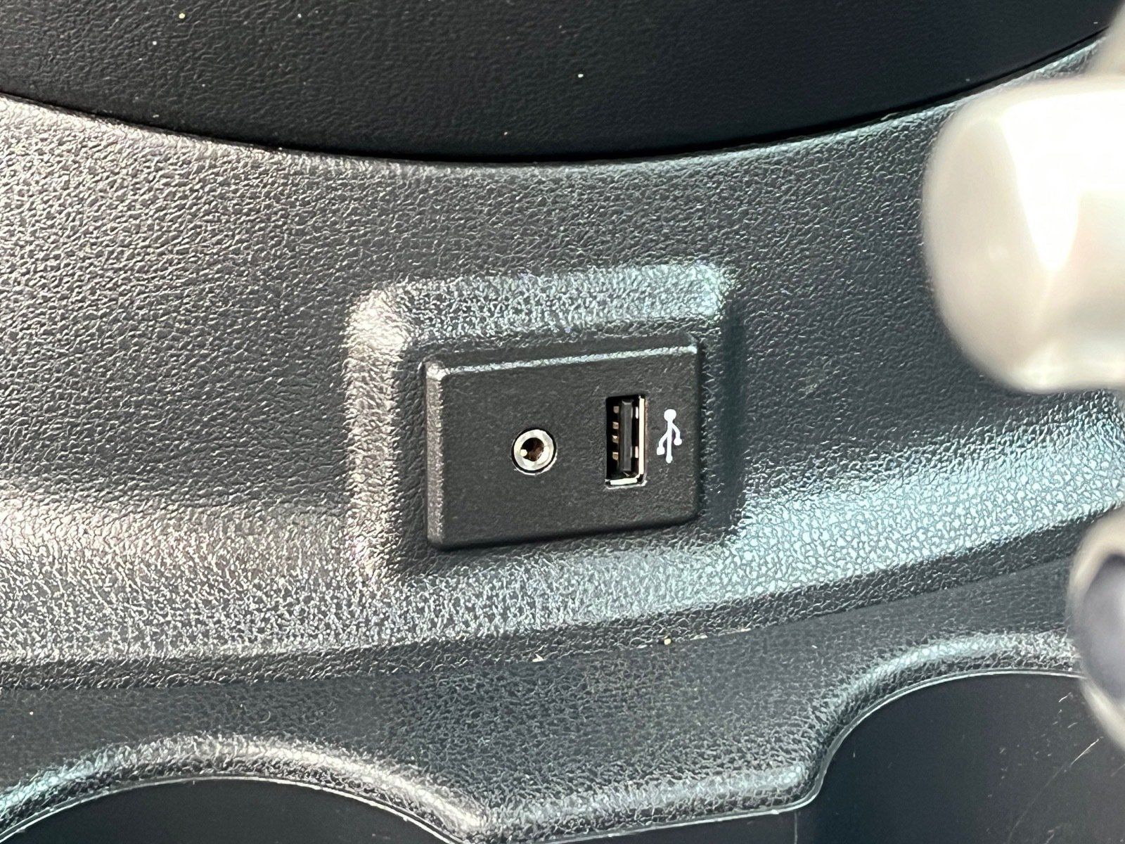 Used 2017 Nissan Versa SV w/ SV Special Edition Package FWD image 23