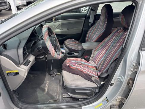 Used 2019 Hyundai Elantra SEL image 2