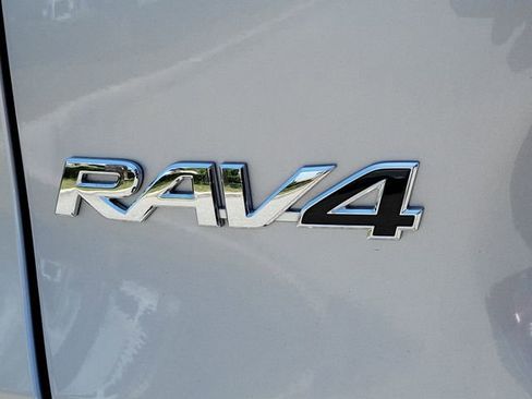Used 2024 Toyota RAV4 XLE w/ Convenience Package FWD image 7