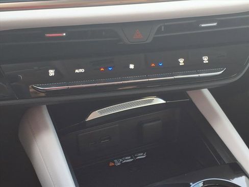 Used 2024 Buick Envision Avenir image 22