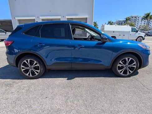 Used 2022 Ford Escape SE w/ SE Sport Appearance Package image 20