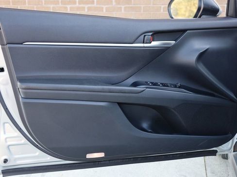 Used 2018 Toyota Camry SE w/ Convenience Package image 11
