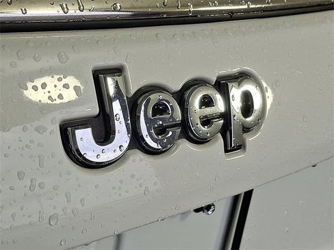 Used 2022 Jeep Compass Latitude w/ Convenience Group image 32