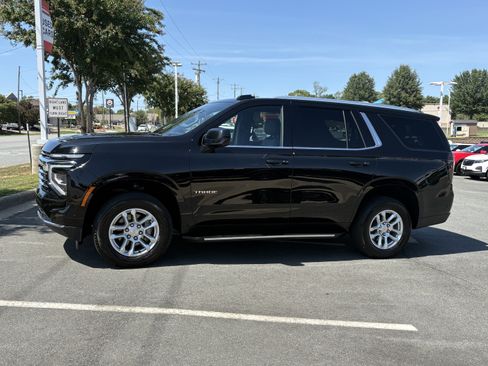 Used 2025 Chevrolet Tahoe LT RWD image 1