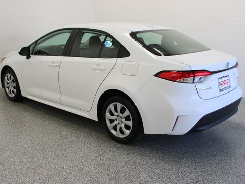 Used 2024 Toyota Corolla LE FWD image 9
