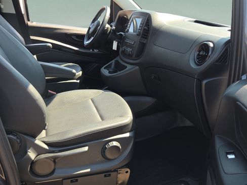 Used 2023 Mercedes-Benz Metris Passenger image 22