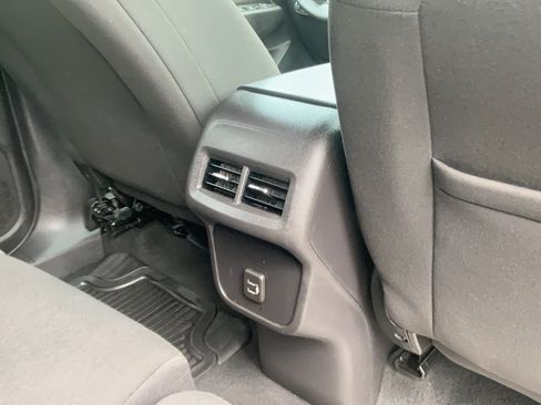 Certified 2024 Chevrolet Equinox LT FWD image 22