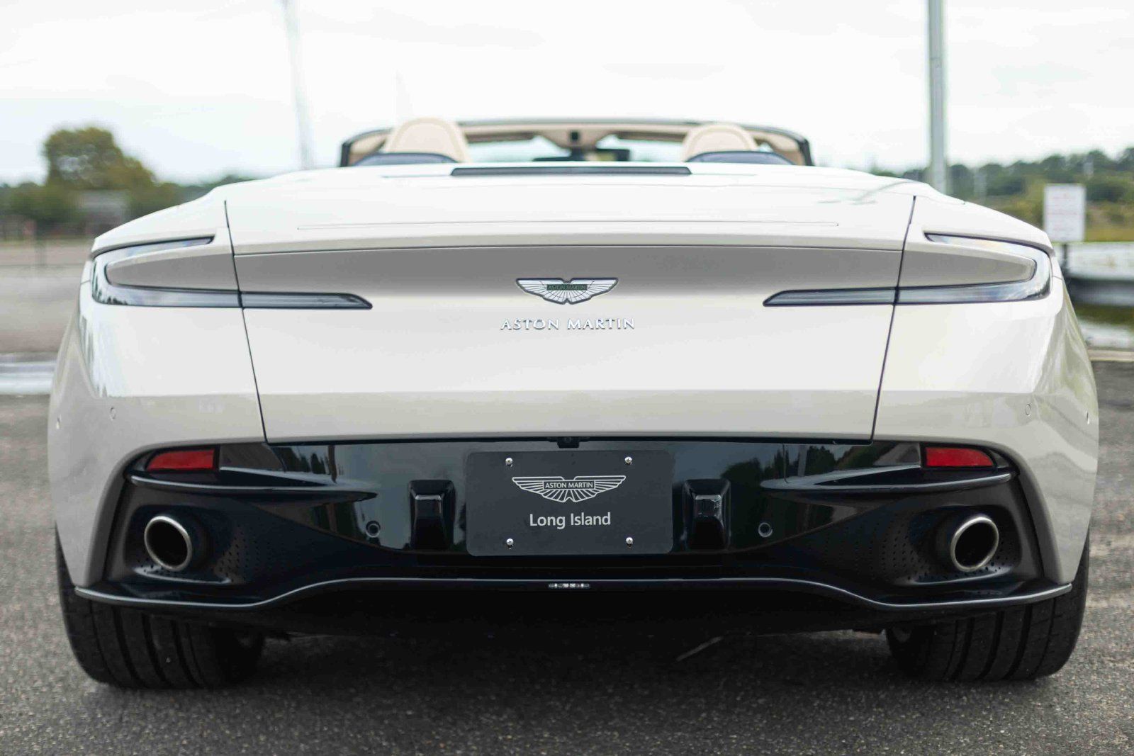 Used 2019 Aston Martin DB11 Volante RWD image 5