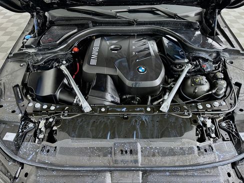 Used 2025 BMW 530i w/ M Sport Package image 31